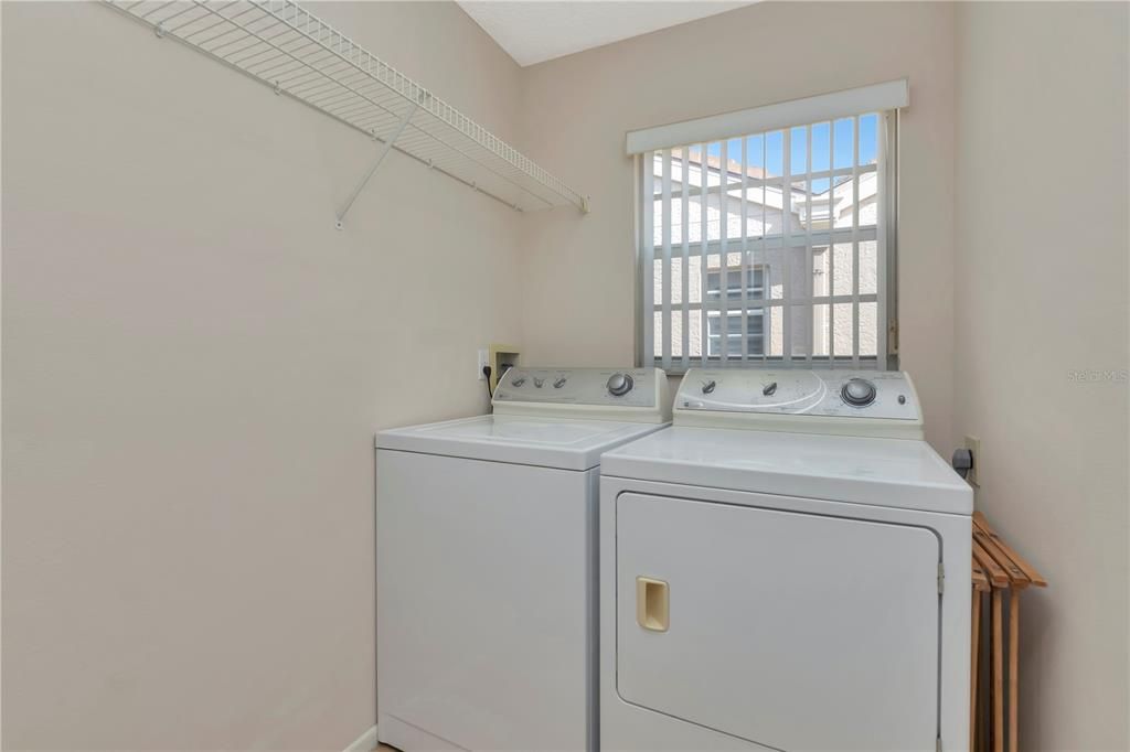 待售: $410,000 (2 贝兹, 2 浴室, 1659 平方英尺)