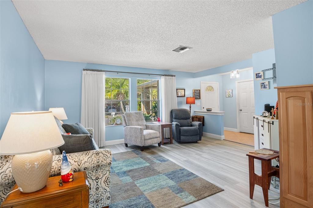 待售: $537,500 (3 贝兹, 2 浴室, 1646 平方英尺)