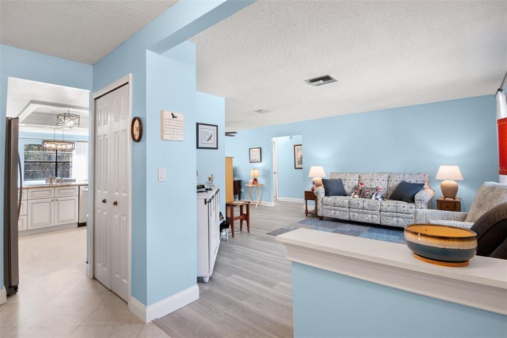 待售: $537,500 (3 贝兹, 2 浴室, 1646 平方英尺)