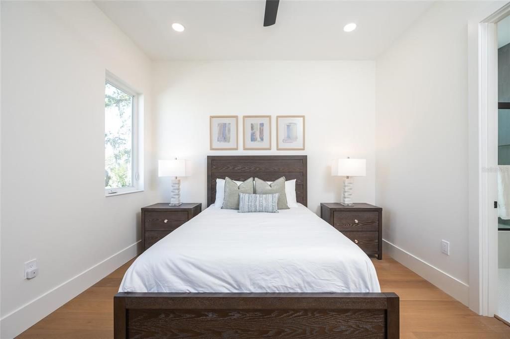 На продажу: $2,175,000 (5 спален, 5 ванн, 3356 Квадратных фут)