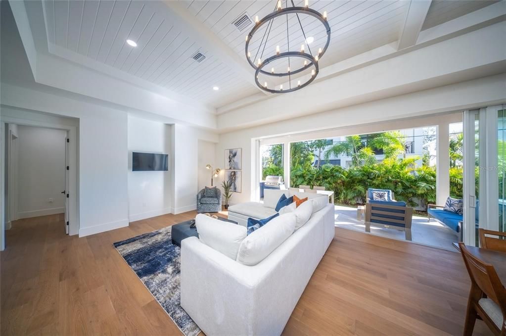 На продажу: $2,175,000 (5 спален, 5 ванн, 3356 Квадратных фут)