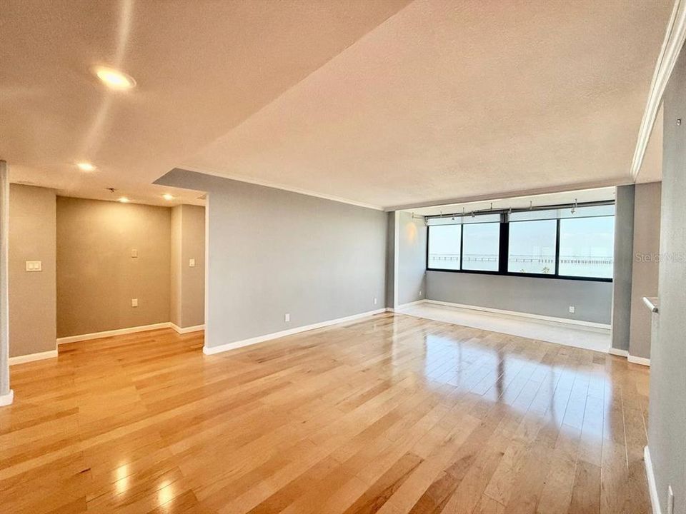 For Rent: $2,500 (2 beds, 2 baths, 1520 Square Feet)