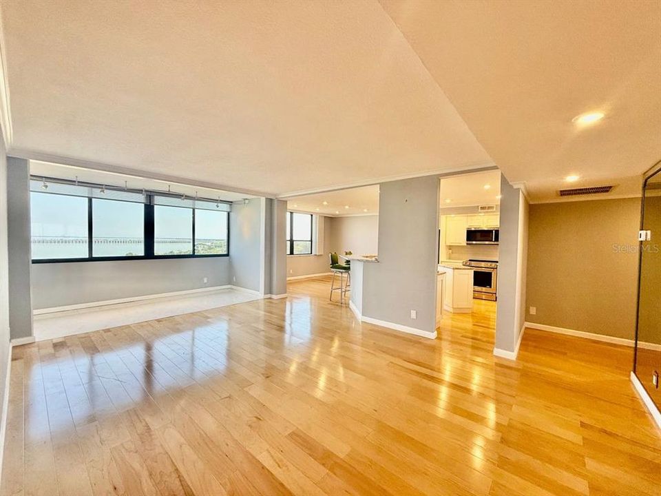 For Rent: $2,500 (2 beds, 2 baths, 1520 Square Feet)