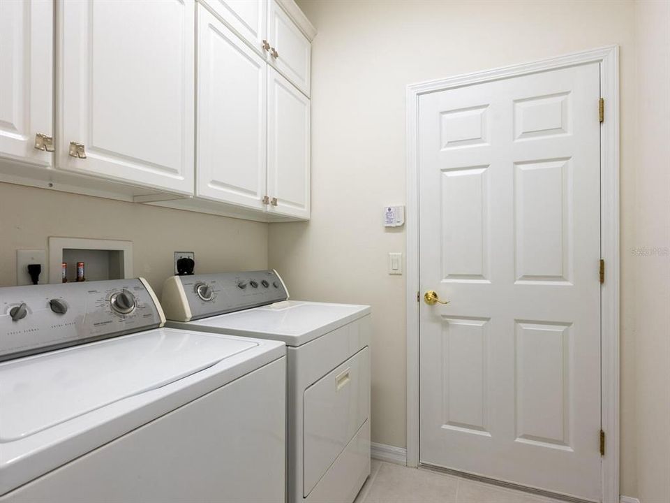 待售: $429,900 (2 贝兹, 2 浴室, 1722 平方英尺)