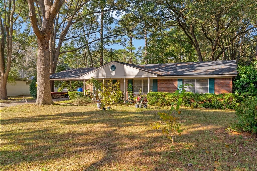 Activo con contrato: $359,900 (3 camas, 2 baños, 1421 Pies cuadrados)