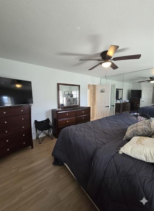 Под контрактом: $305,000 (3 спален, 2 ванн, 1772 Квадратных фут)