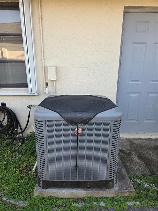 Под контрактом: $305,000 (3 спален, 2 ванн, 1772 Квадратных фут)