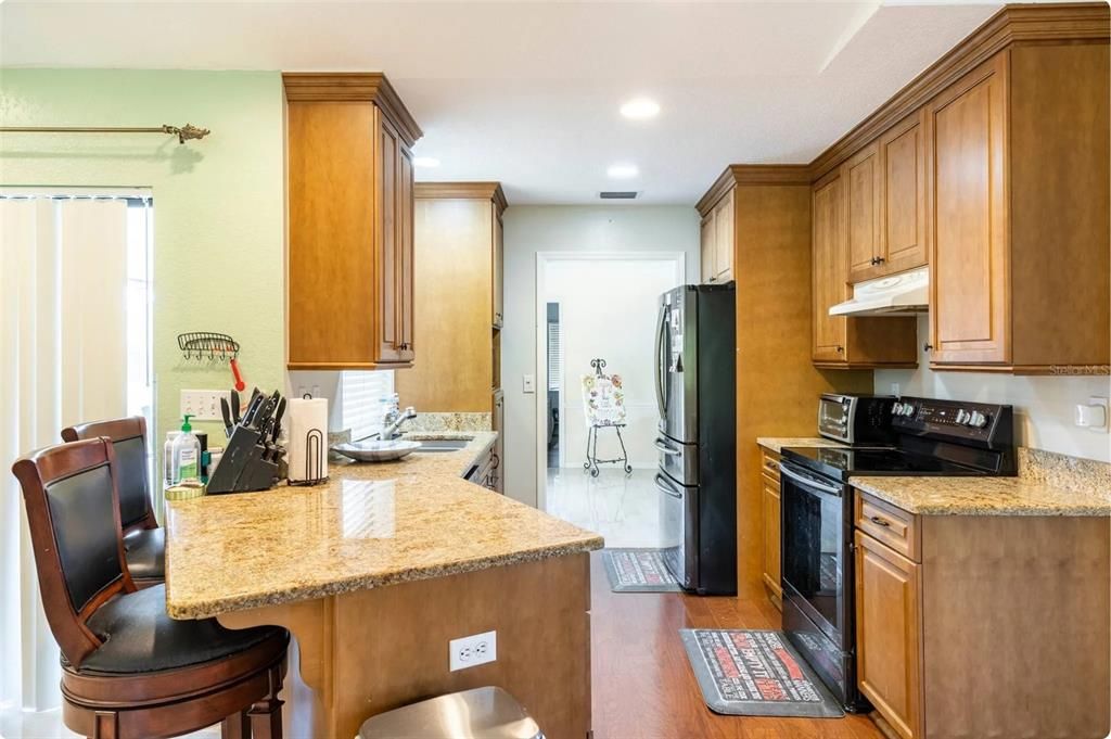 Под контрактом: $305,000 (3 спален, 2 ванн, 1772 Квадратных фут)