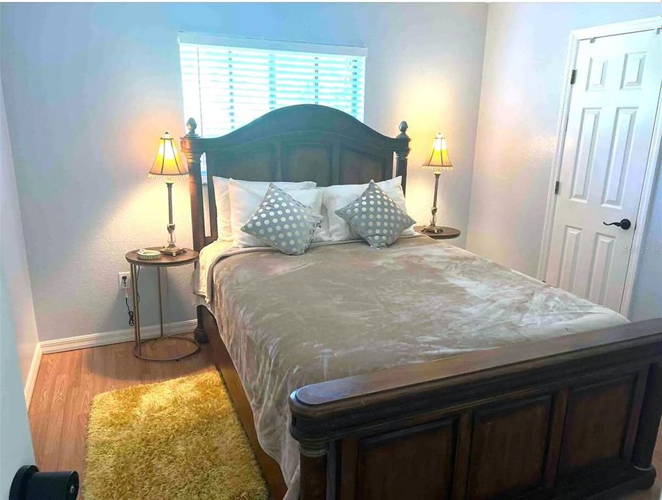 Под контрактом: $305,000 (3 спален, 2 ванн, 1772 Квадратных фут)