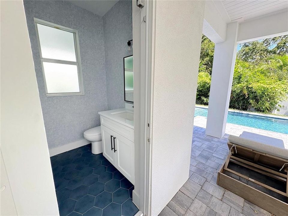 For Sale: $1,775,000 (5 beds, 2 baths, 3023 Square Feet)