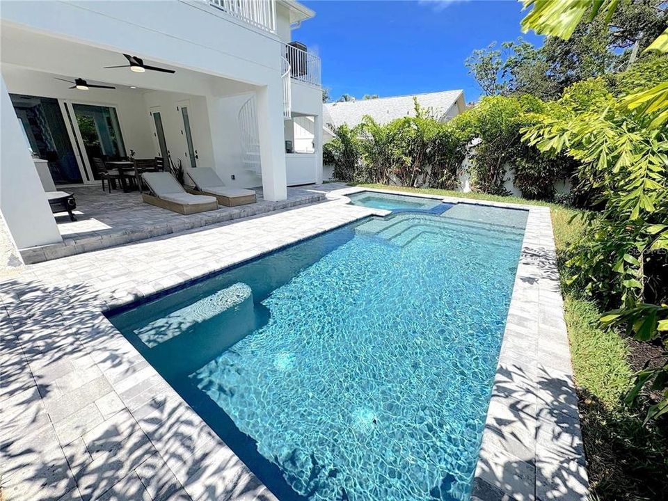 For Sale: $1,775,000 (5 beds, 2 baths, 3023 Square Feet)