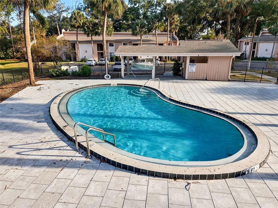 For Sale: $149,900 (2 beds, 2 baths, 1176 Square Feet)