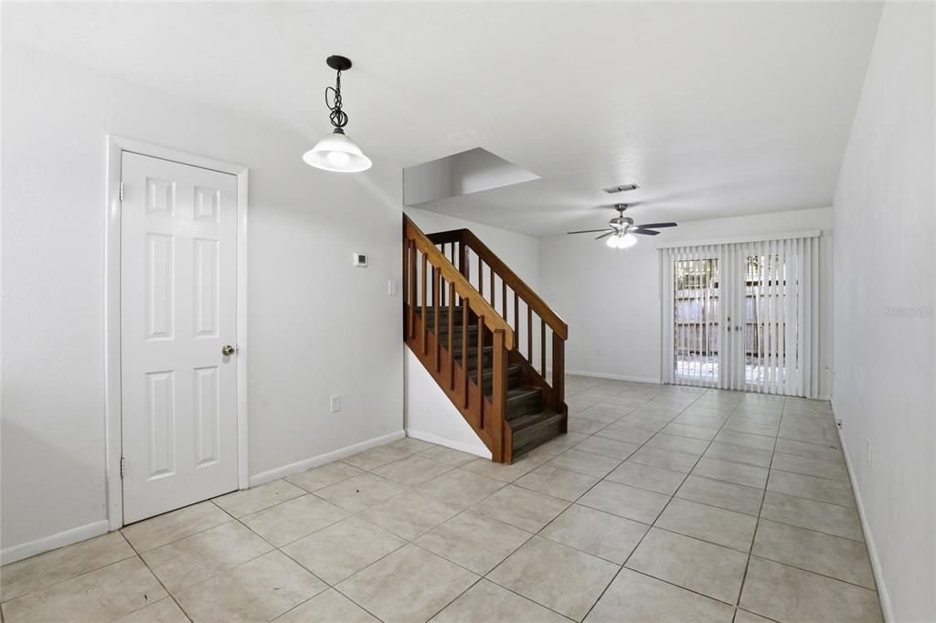 For Sale: $179,900 (2 beds, 2 baths, 1094 Square Feet)