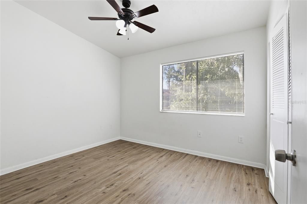 For Sale: $179,900 (2 beds, 2 baths, 1094 Square Feet)