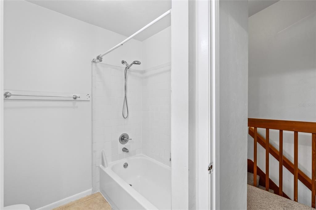 For Sale: $179,900 (2 beds, 2 baths, 1094 Square Feet)