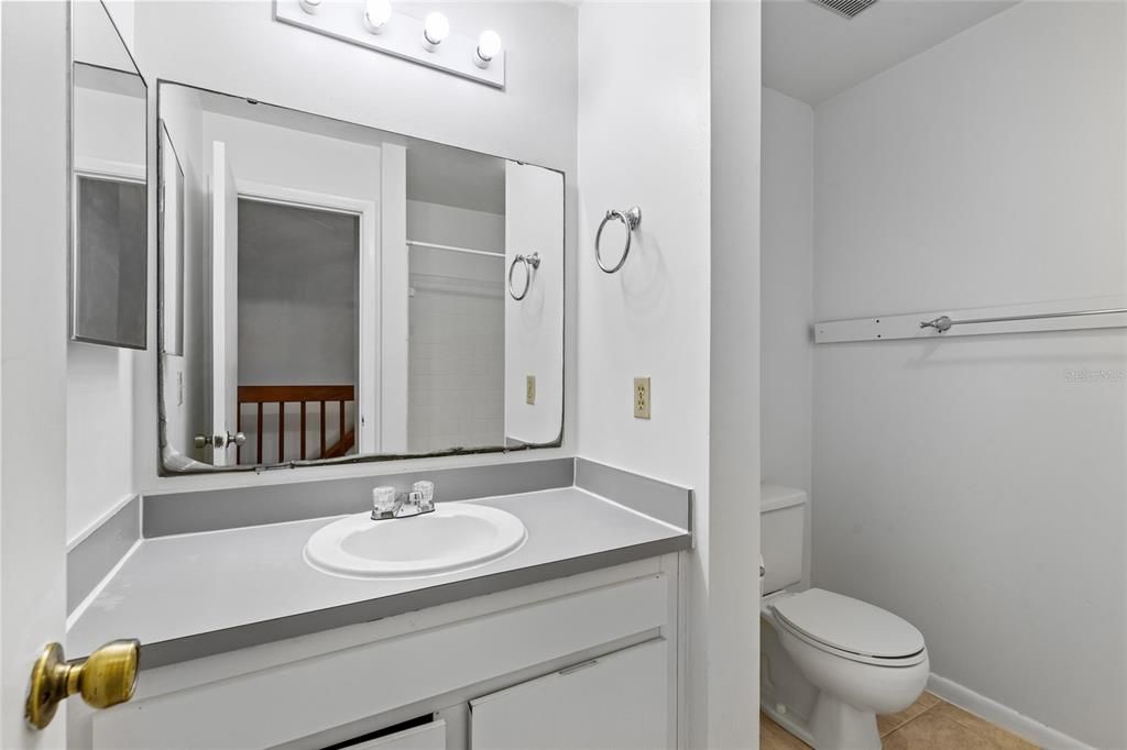 For Sale: $179,900 (2 beds, 2 baths, 1094 Square Feet)