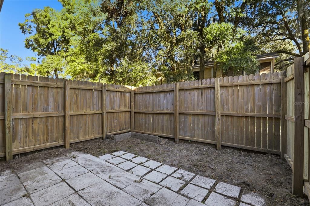 For Sale: $179,900 (2 beds, 2 baths, 1094 Square Feet)