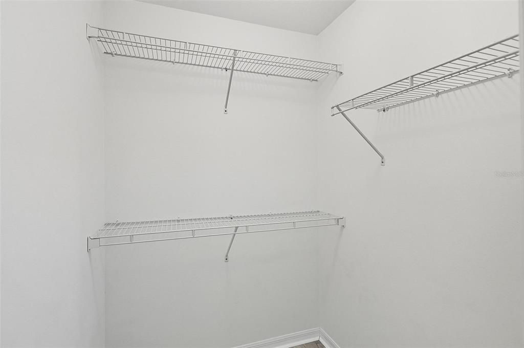 For Rent: $1,650 (3 beds, 2 baths, 1211 Square Feet)