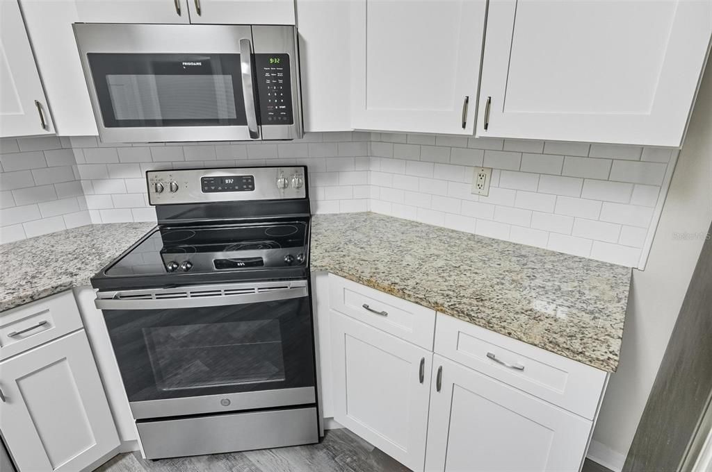 For Rent: $1,650 (3 beds, 2 baths, 1211 Square Feet)