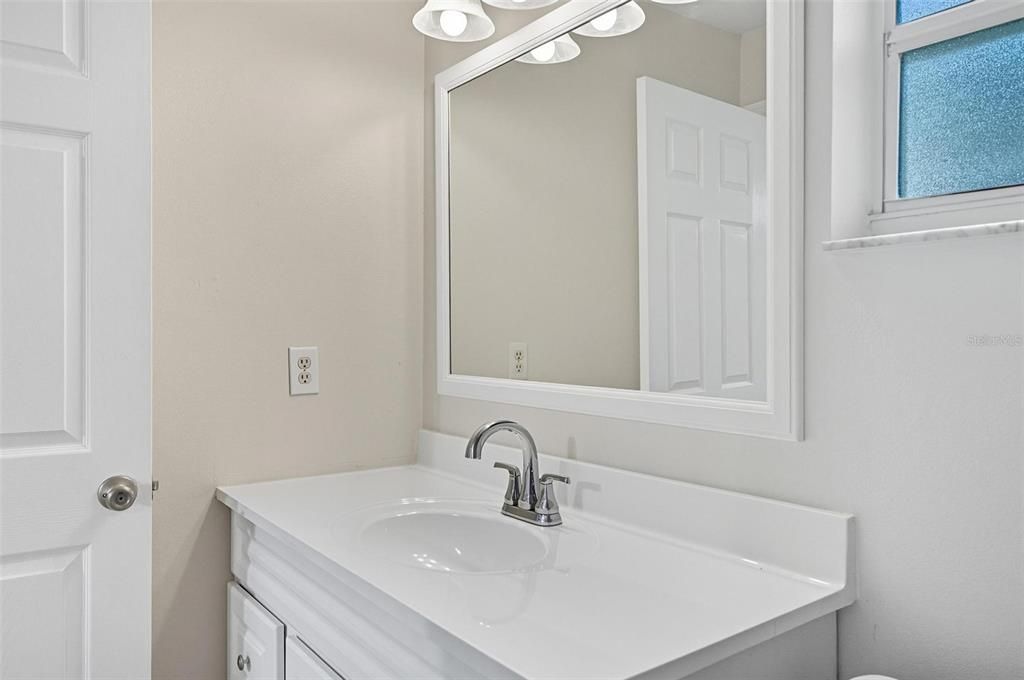 For Rent: $1,650 (3 beds, 2 baths, 1211 Square Feet)