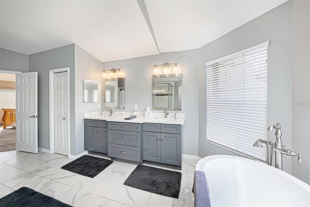 待售: $925,000 (3 贝兹, 3 浴室, 3580 平方英尺)