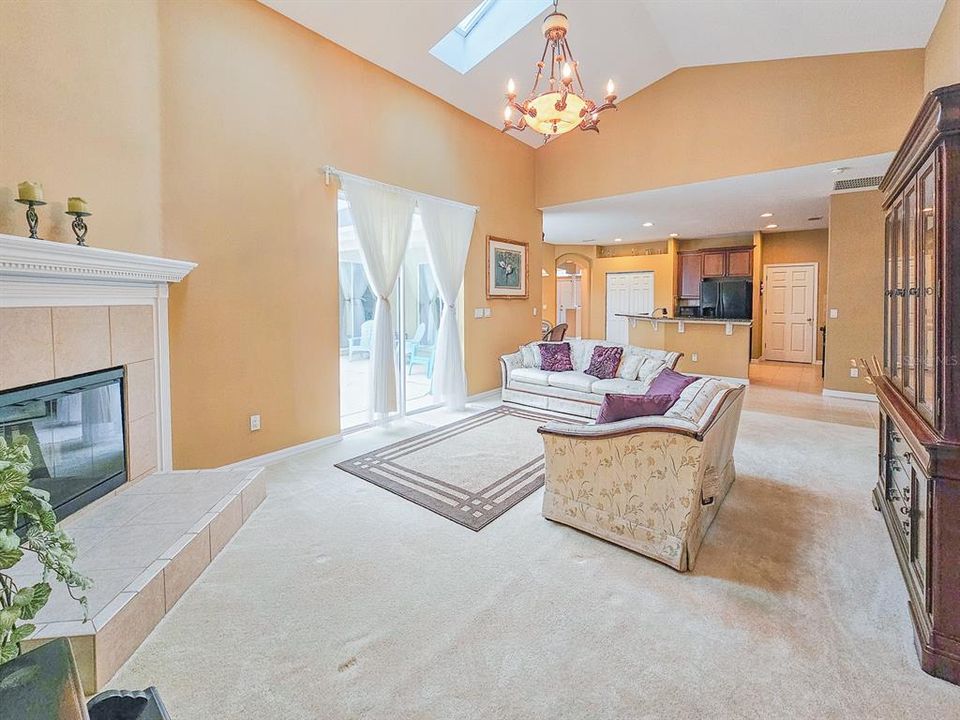 For Sale: $475,000 (4 beds, 3 baths, 2572 Square Feet)