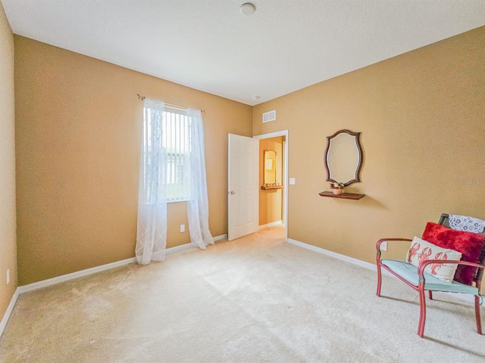 For Sale: $475,000 (4 beds, 3 baths, 2572 Square Feet)