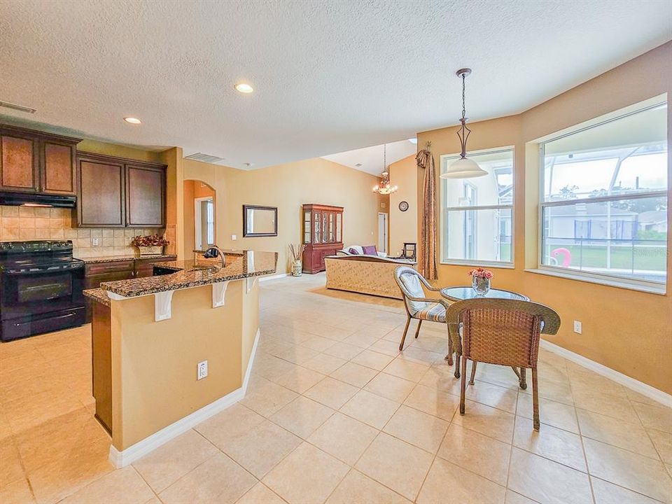 For Sale: $475,000 (4 beds, 3 baths, 2572 Square Feet)