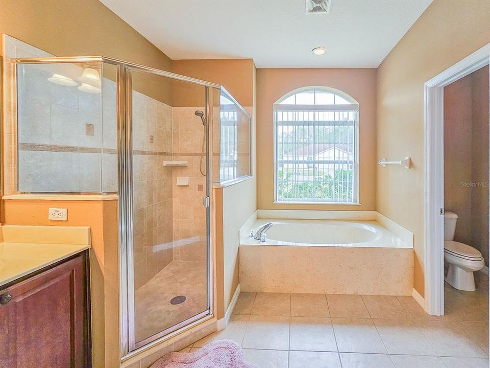 For Sale: $475,000 (4 beds, 3 baths, 2572 Square Feet)