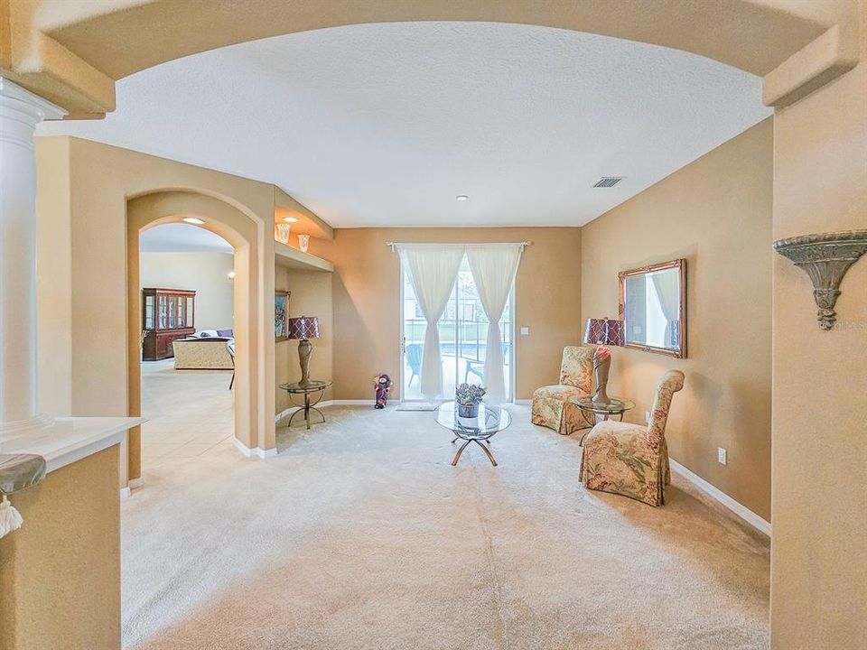 For Sale: $475,000 (4 beds, 3 baths, 2572 Square Feet)