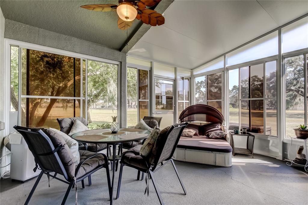 For Sale: $239,000 (2 beds, 2 baths, 1292 Square Feet)