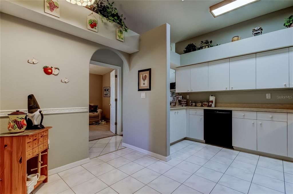 For Sale: $239,000 (2 beds, 2 baths, 1292 Square Feet)
