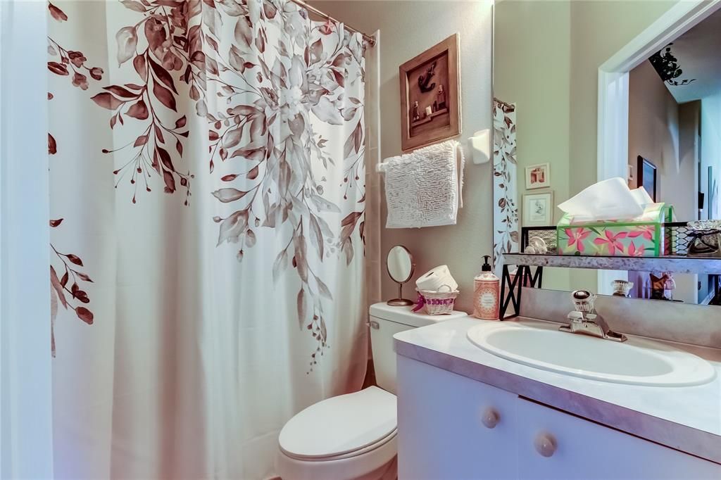 For Sale: $239,000 (2 beds, 2 baths, 1292 Square Feet)