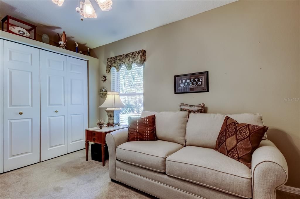 For Sale: $239,000 (2 beds, 2 baths, 1292 Square Feet)