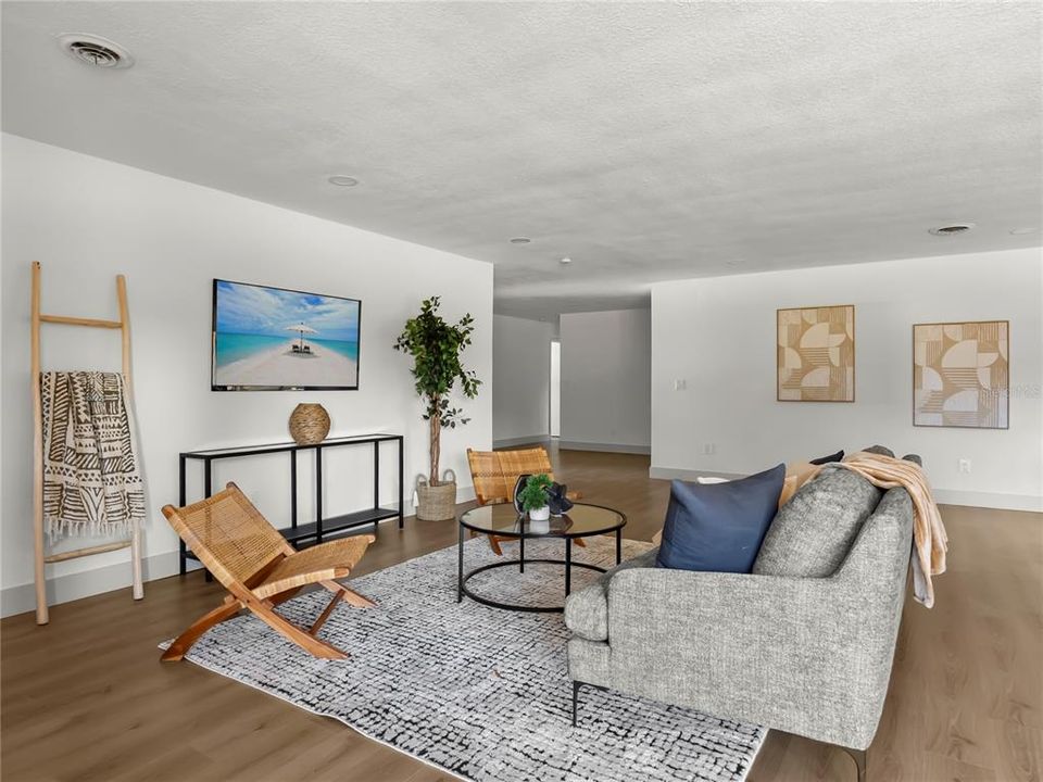 На продажу: $474,900 (3 спален, 2 ванн, 2077 Квадратных фут)