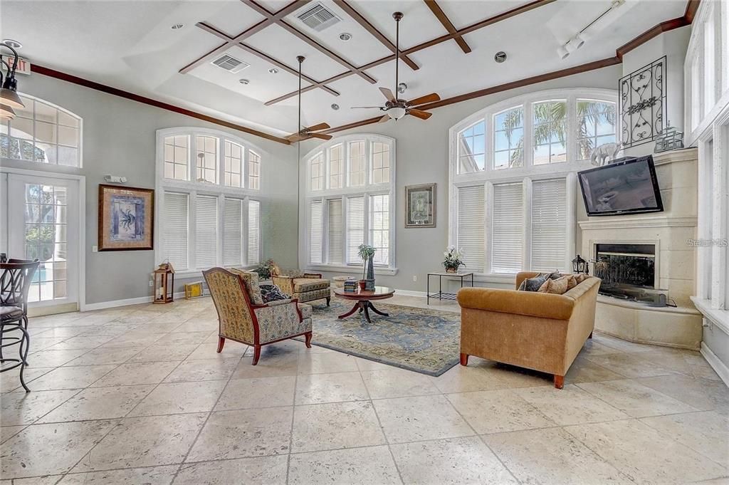 出租: $1,350 (1 贝兹, 1 浴室, 779 平方英尺)