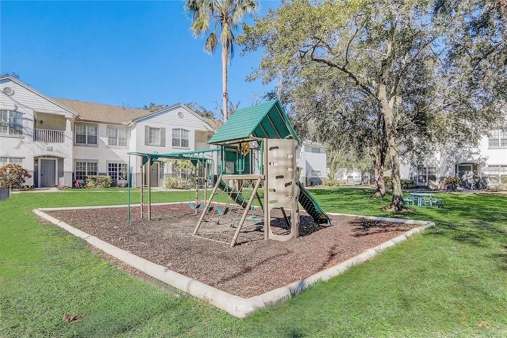 出租: $1,350 (1 贝兹, 1 浴室, 779 平方英尺)