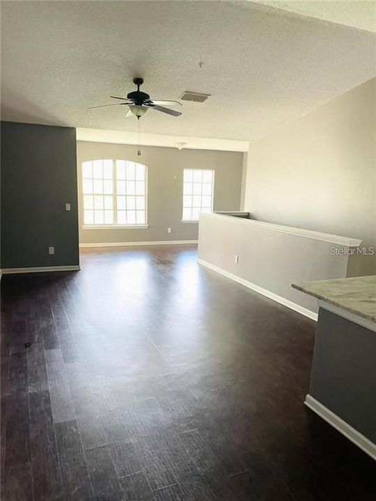 出租: $1,350 (1 贝兹, 1 浴室, 779 平方英尺)