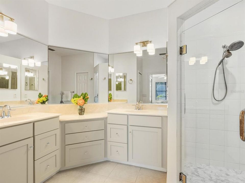 待售: $439,900 (3 贝兹, 2 浴室, 2102 平方英尺)