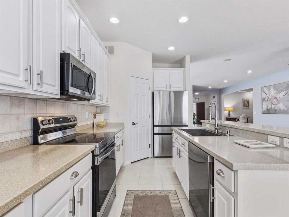 待售: $439,900 (3 贝兹, 2 浴室, 2102 平方英尺)