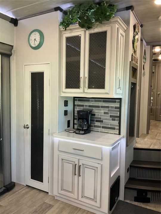 For Sale: $94,500 (1 beds, 1 baths, 308 Square Feet)