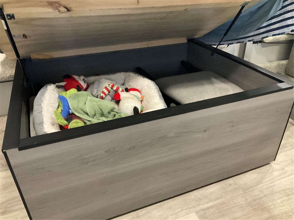 For Sale: $94,500 (1 beds, 1 baths, 308 Square Feet)