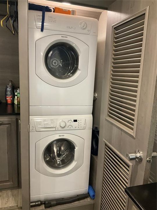 For Sale: $94,500 (1 beds, 1 baths, 308 Square Feet)