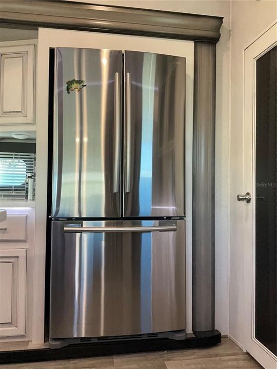 For Sale: $94,500 (1 beds, 1 baths, 308 Square Feet)