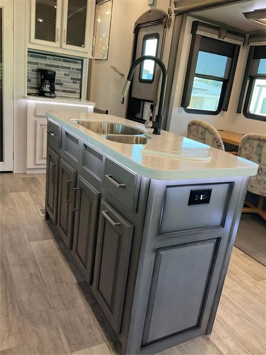 For Sale: $94,500 (1 beds, 1 baths, 308 Square Feet)