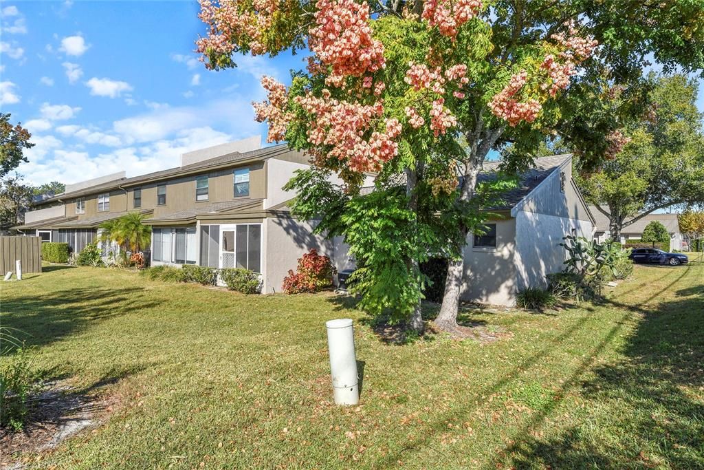 Под контрактом: $285,000 (2 спален, 2 ванн, 1142 Квадратных фут)