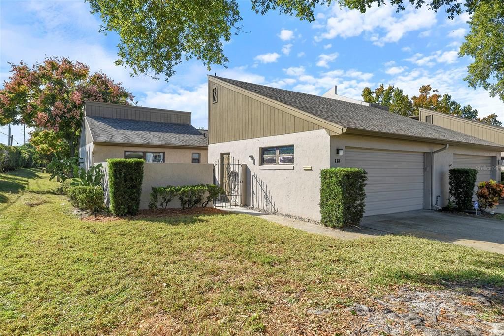 Под контрактом: $285,000 (2 спален, 2 ванн, 1142 Квадратных фут)