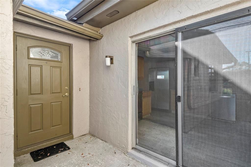 Под контрактом: $285,000 (2 спален, 2 ванн, 1142 Квадратных фут)