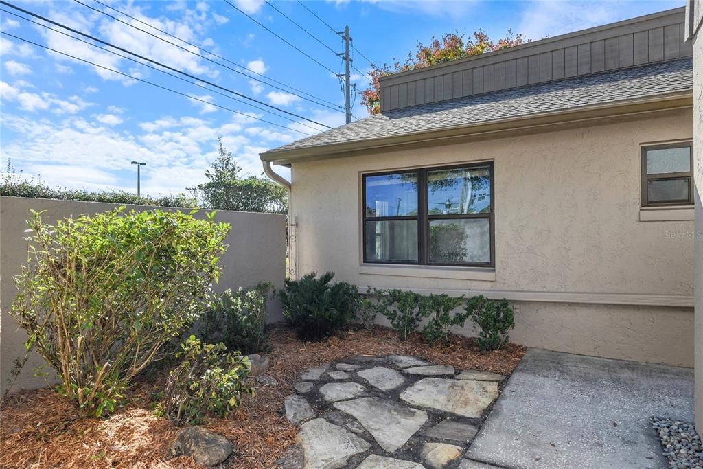 Под контрактом: $285,000 (2 спален, 2 ванн, 1142 Квадратных фут)