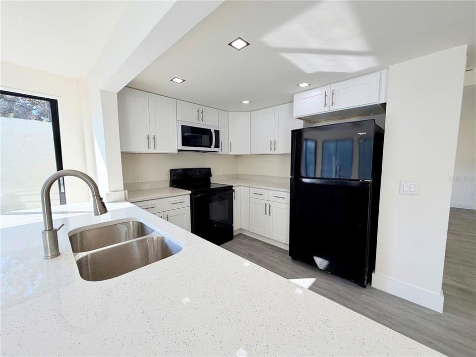 For Sale: $275,000 (3 beds, 2 baths, 1464 Square Feet)